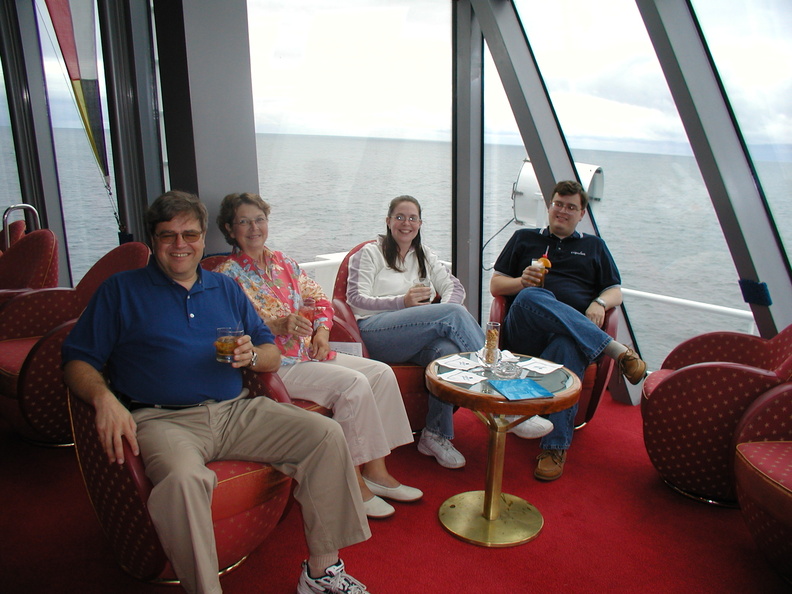 spinnaker_lounge2.JPG